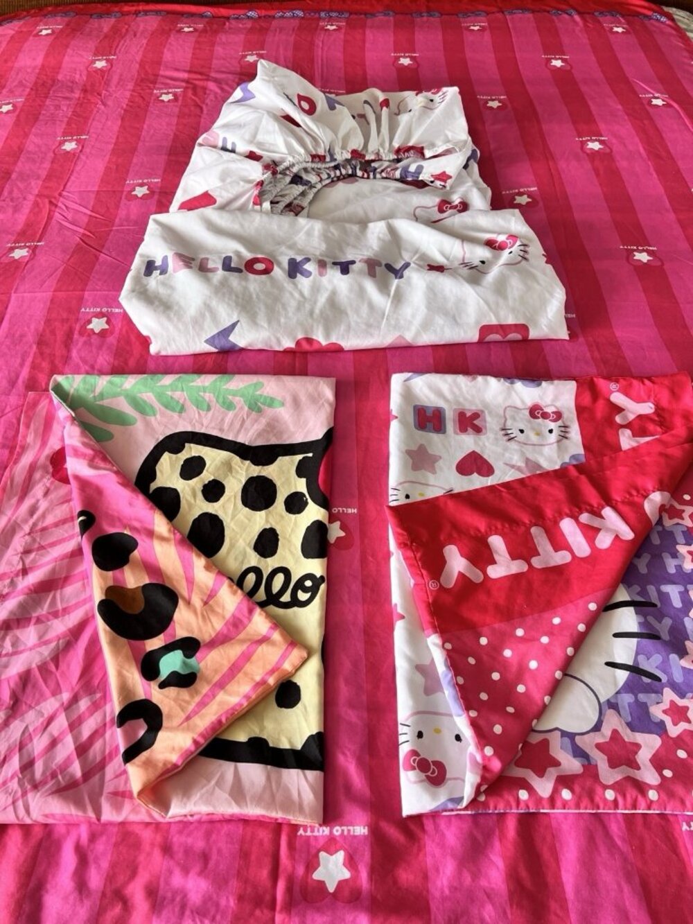 HELLO KITTY 4 Pc Twin Sheet Set Pink White Fitted Flat 2 Pillowcases Kids Rooms